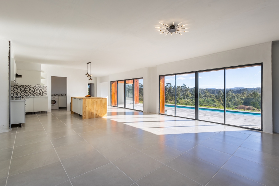 To Let 6 Bedroom Property for Rent in Harkerville A H Western Cape